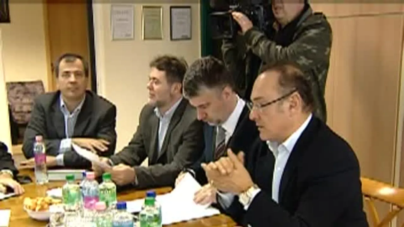 Rezsi helyett bankadót csökkentene az ellenzék