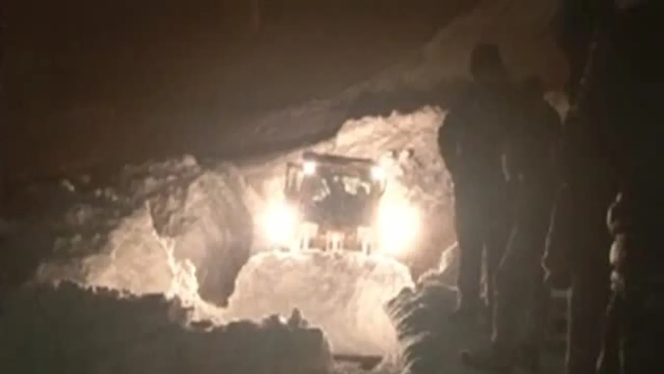 Lavinaomlás Törökországban