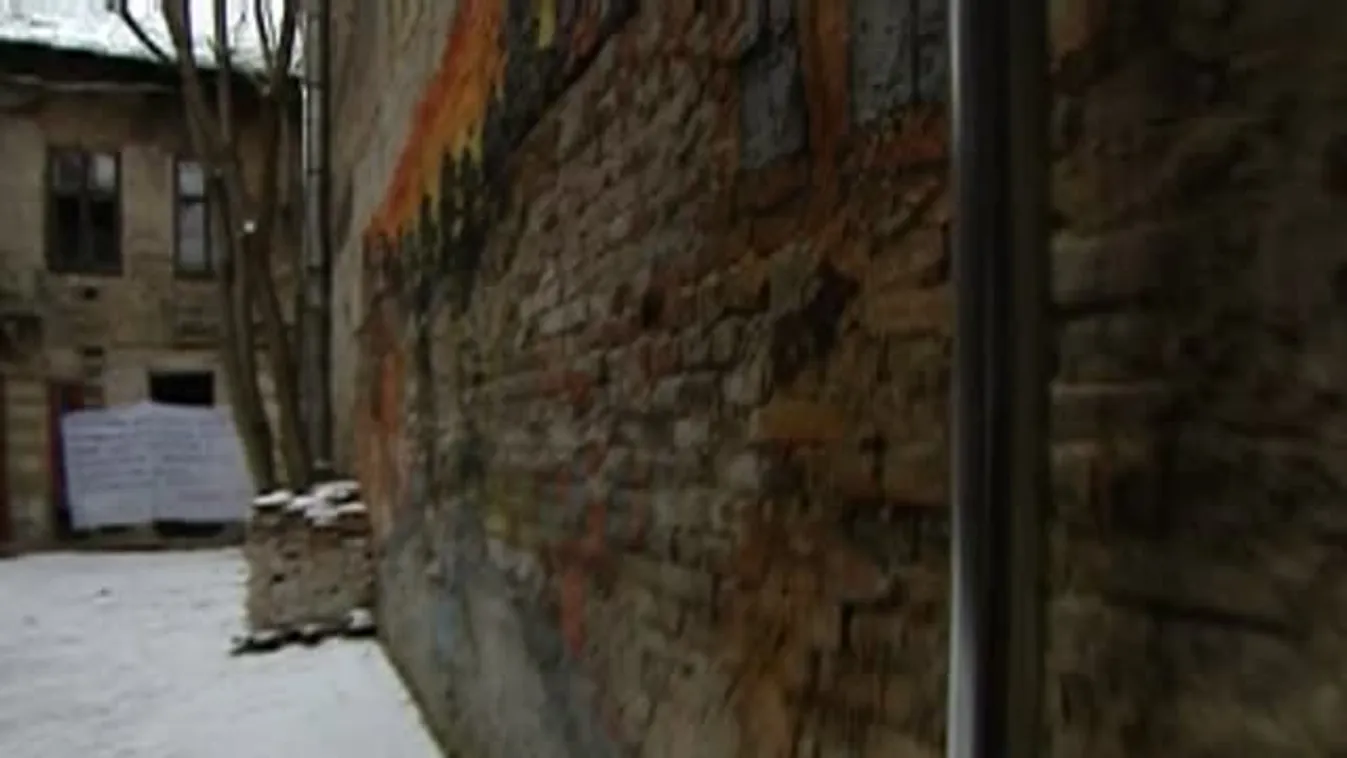 Pénzbüntetést kaptak a házfoglalók