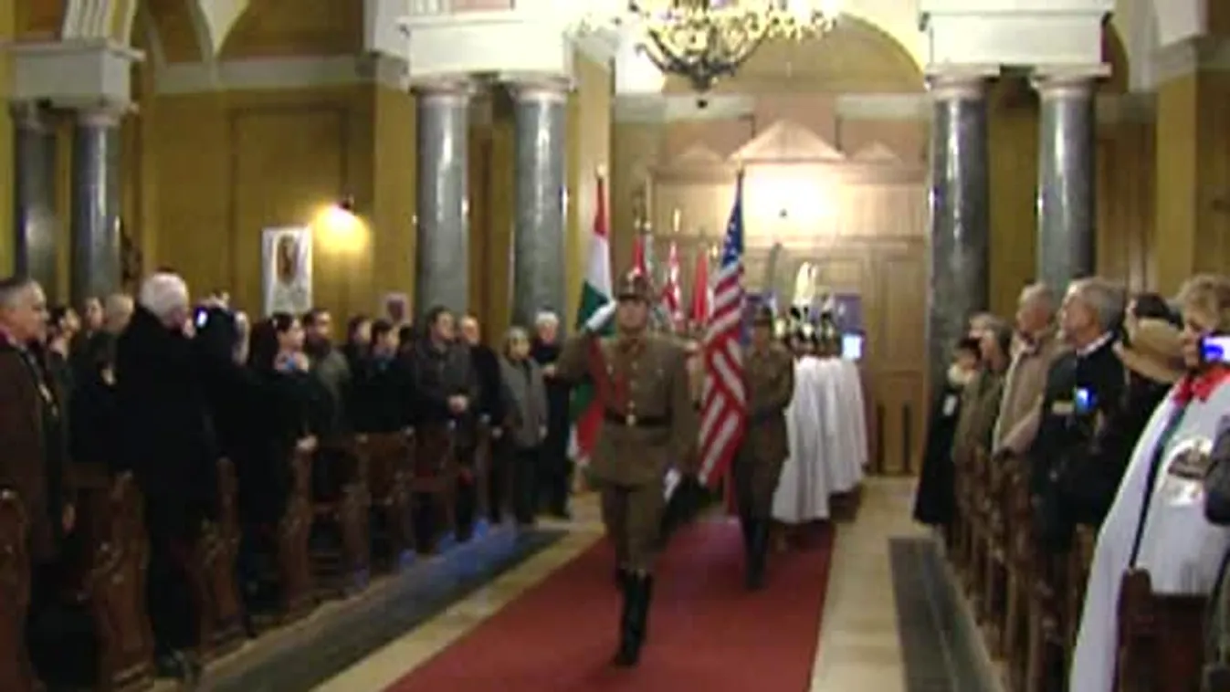 35 éve tért haza a Szent Korona