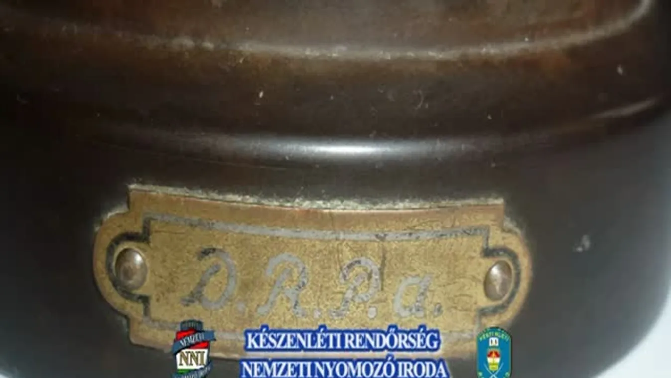 Radioaktív lámpát próbált eladni