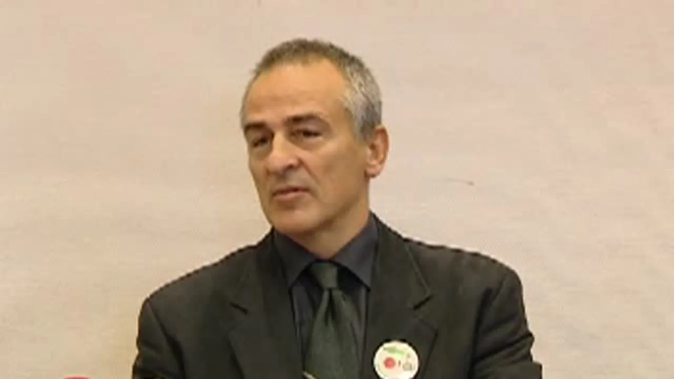 A 13-15 év közötti fiatalok egyharmada dohányzik