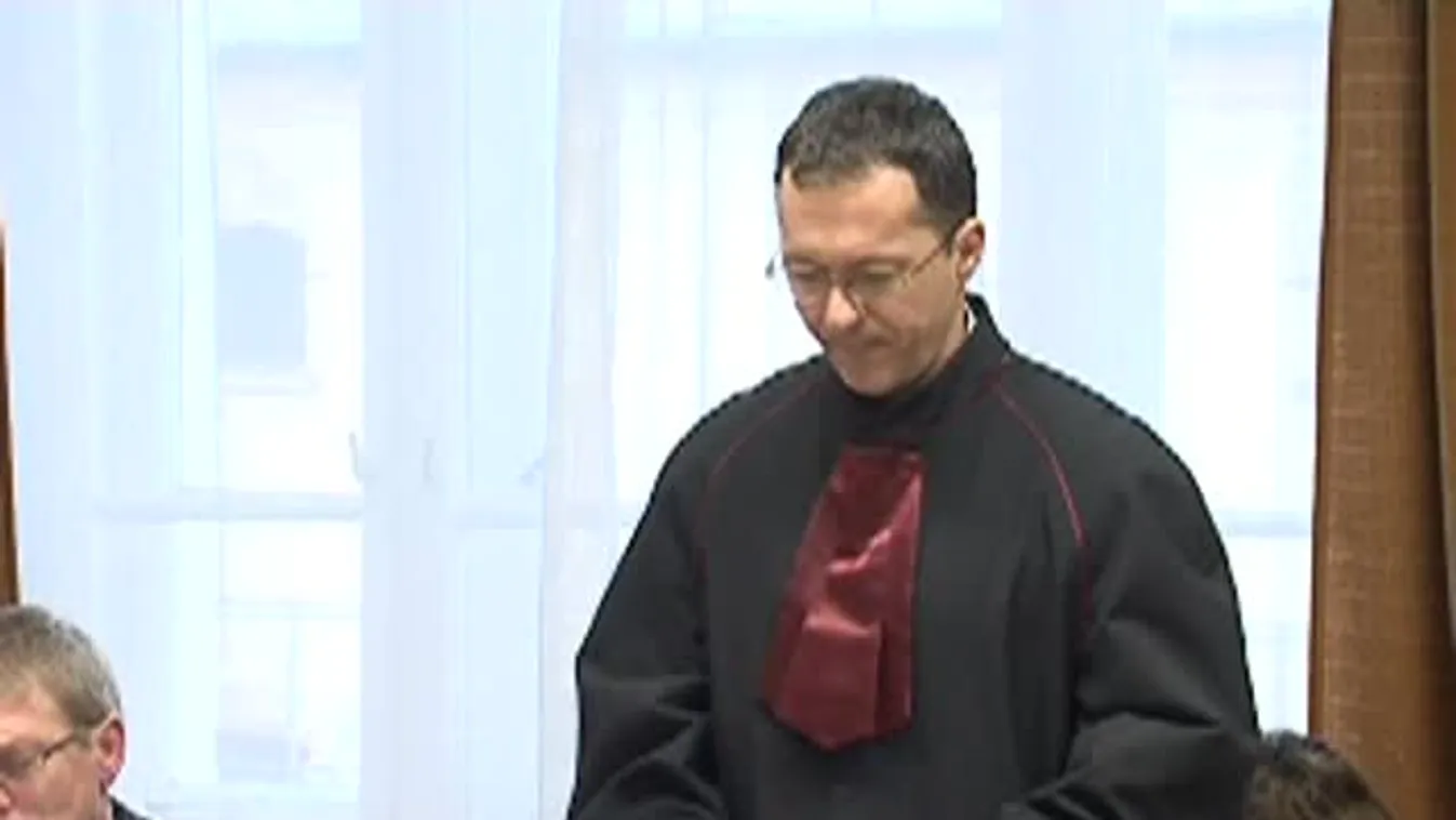 Megkezdődött a kaposvári bankrablók pere a helyi törvényszéken