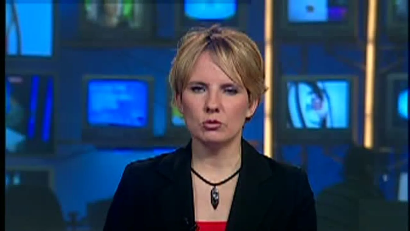 Orbán Viktort ábrázoló plakáttal kampányol az MSZP