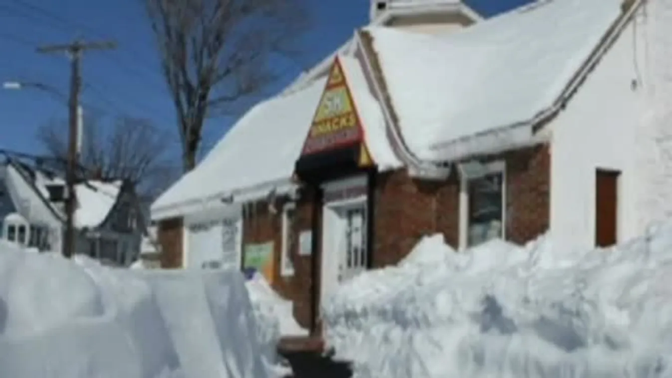 Takarítás a hóvihar után az Egyesült Államokban