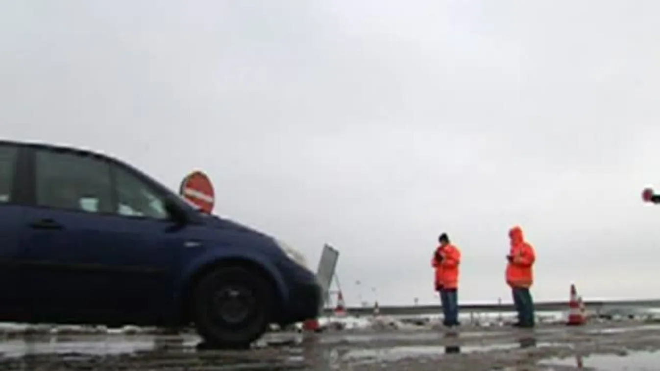 Mobilcsoportokkal is ellenőrzi a matricák meglétét az autópálya-kezelő