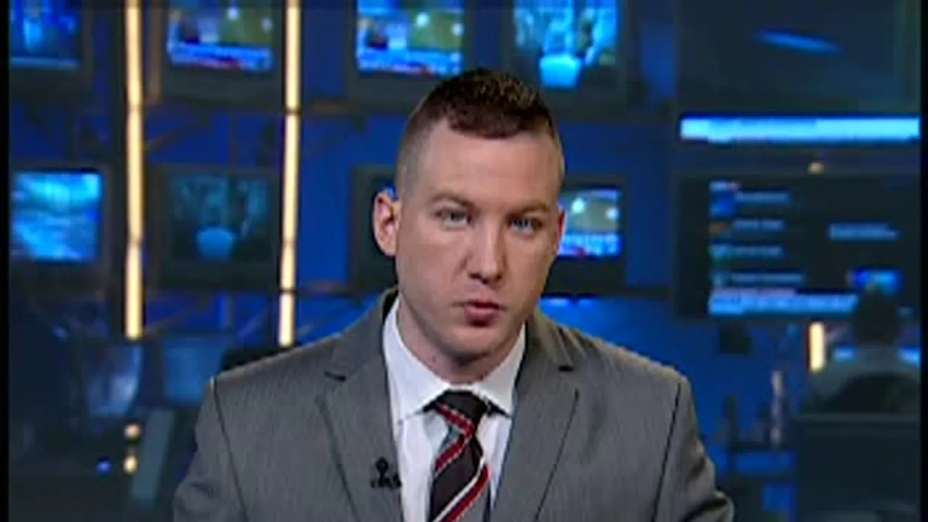 Ezrekkel csökkenhet a fizetésük