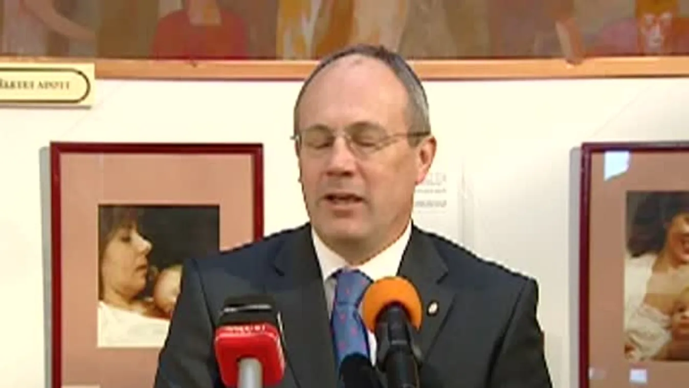 A Transzplantációs Alapítvány Árnyék és fény című fotókiállítása