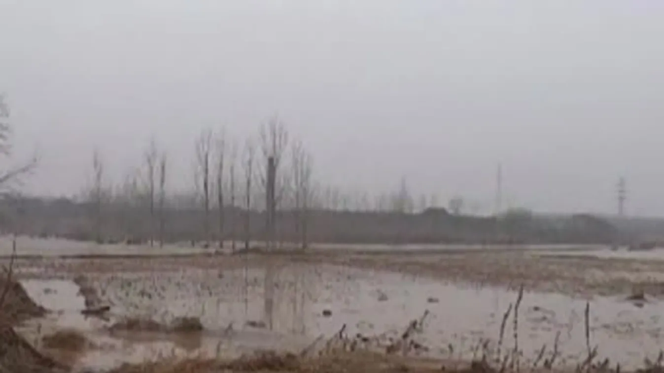 Közlekedései káoszt okozott egy beomlott víztározó