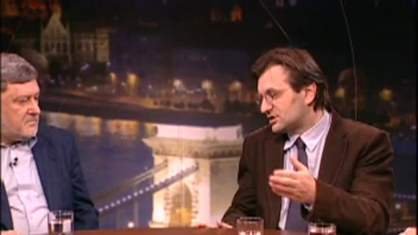 Civil kaszinó – Vörös csillag és horogkereszt