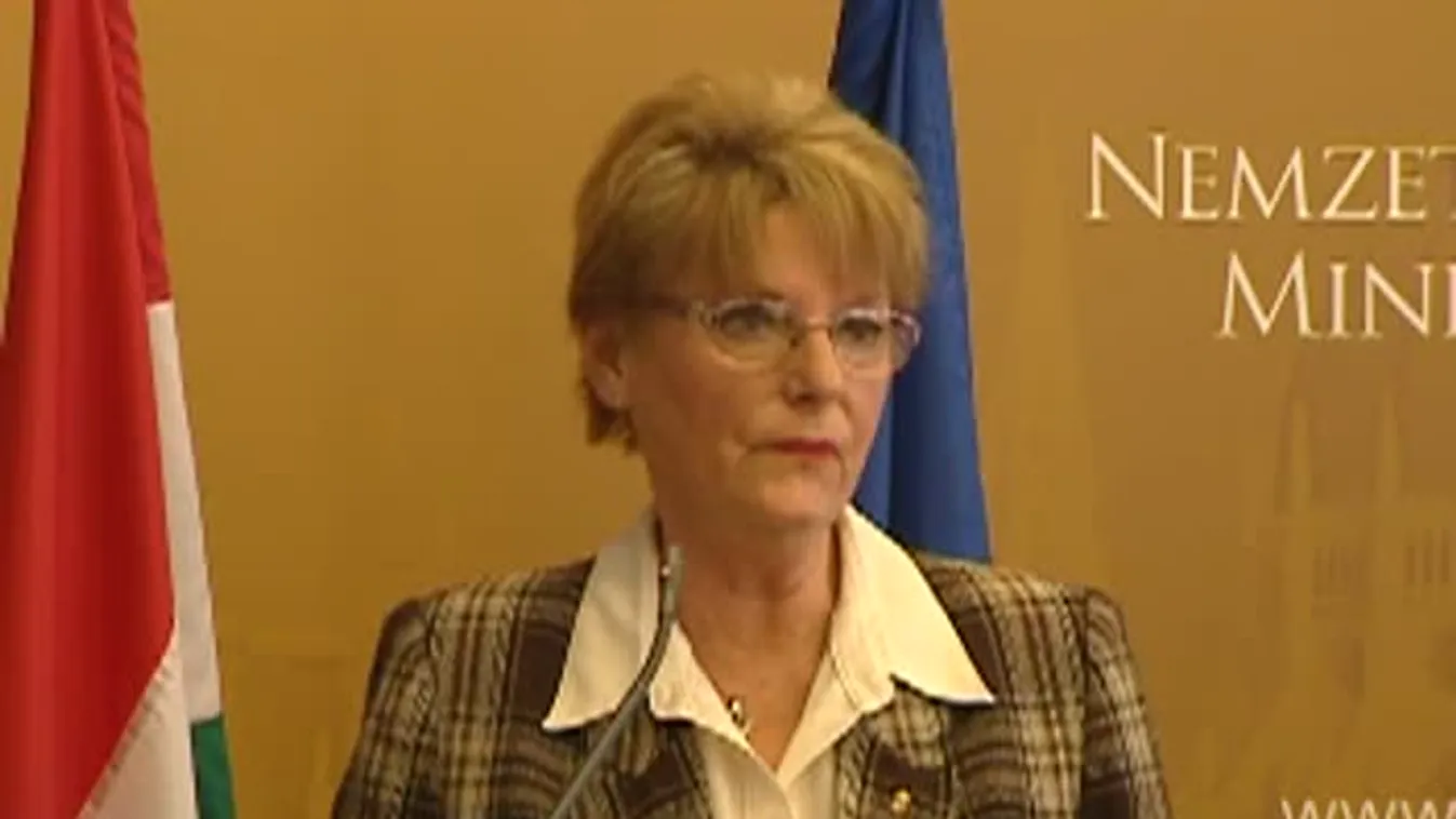 Hoffmann Rózsa: Több számítógépre és informatika oktatásra van szükség