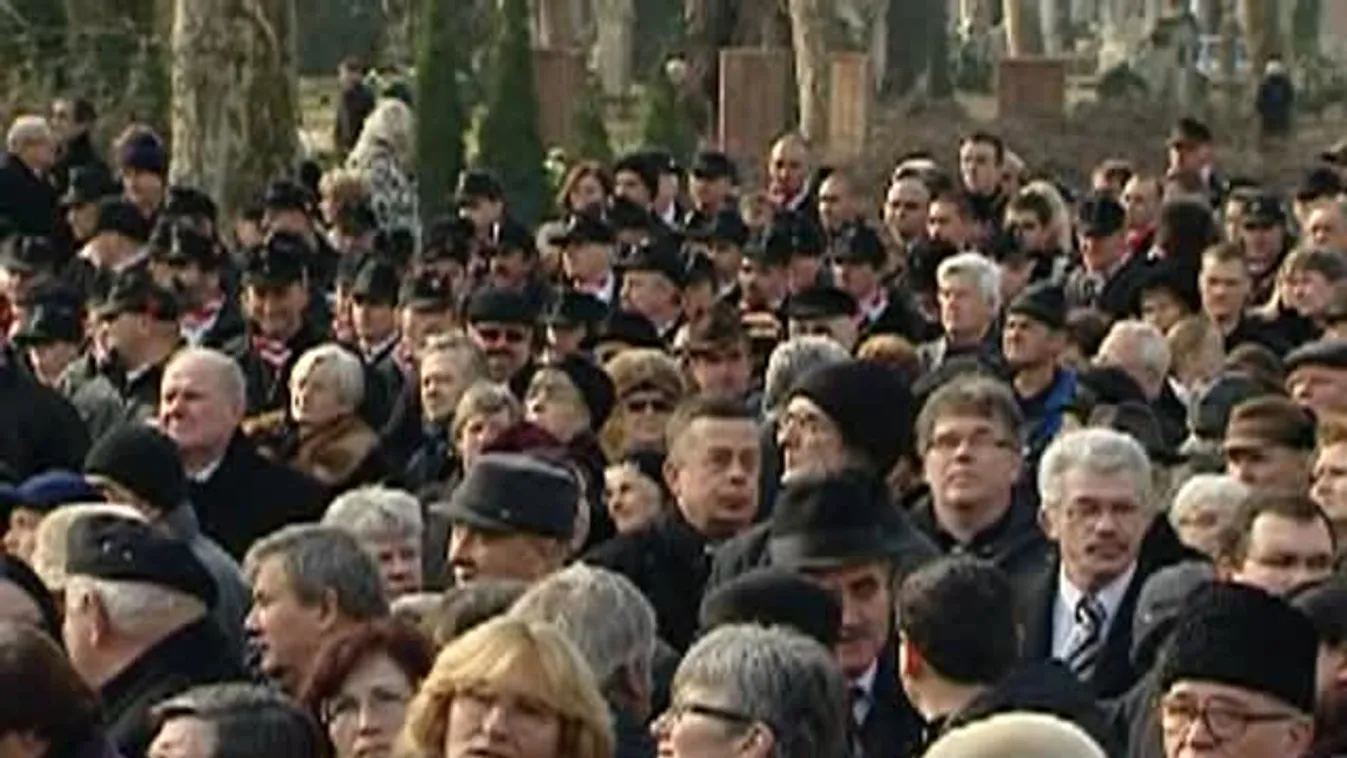 Hegedűs Loránt püspök temetése a Fiumei úti sírkertben