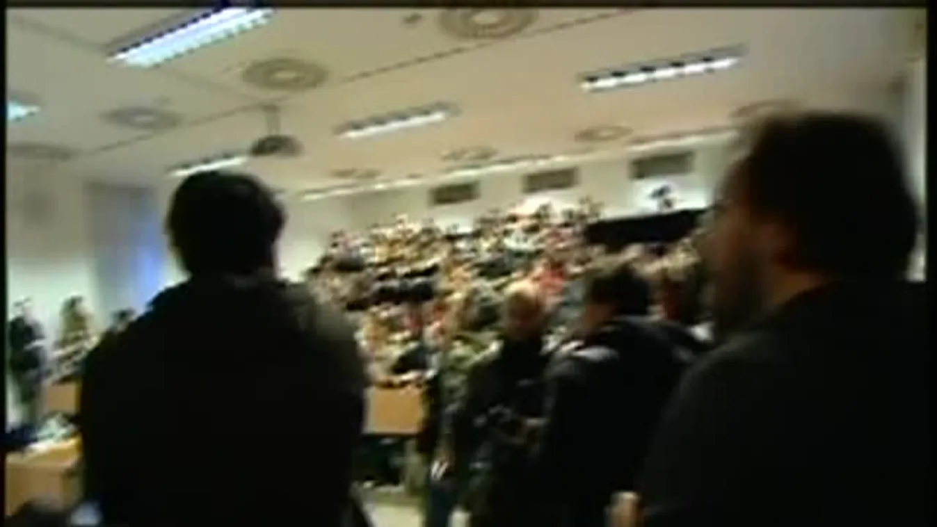 Egyetemfoglalás: a BTK kampuszán töltik az éjszakát a diákok