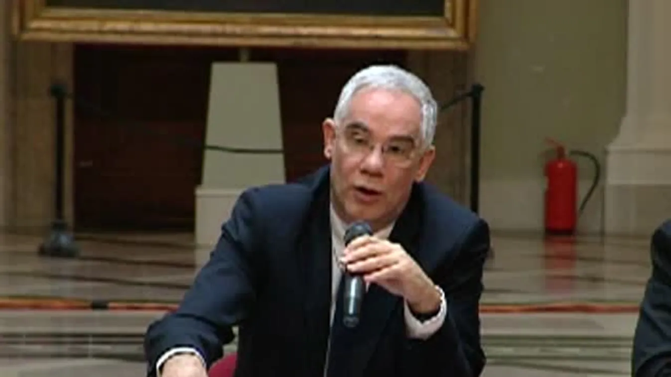 Balog Zoltán a hallgatói szerződések alkotmányba foglalásáról