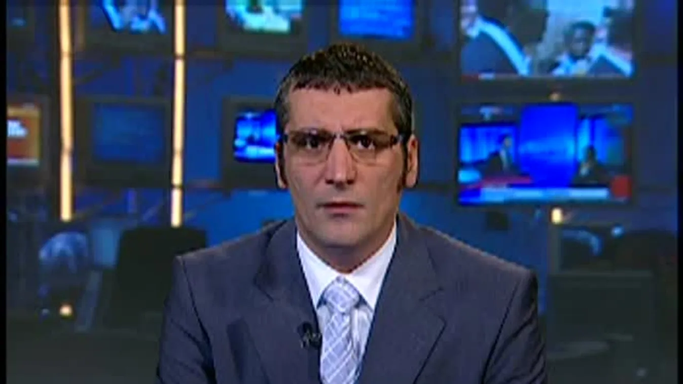 Híd borotválta le az emeletes buszt