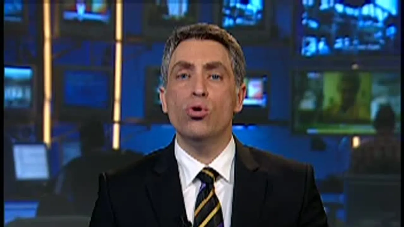 Beszakadt a járda az autó alatt