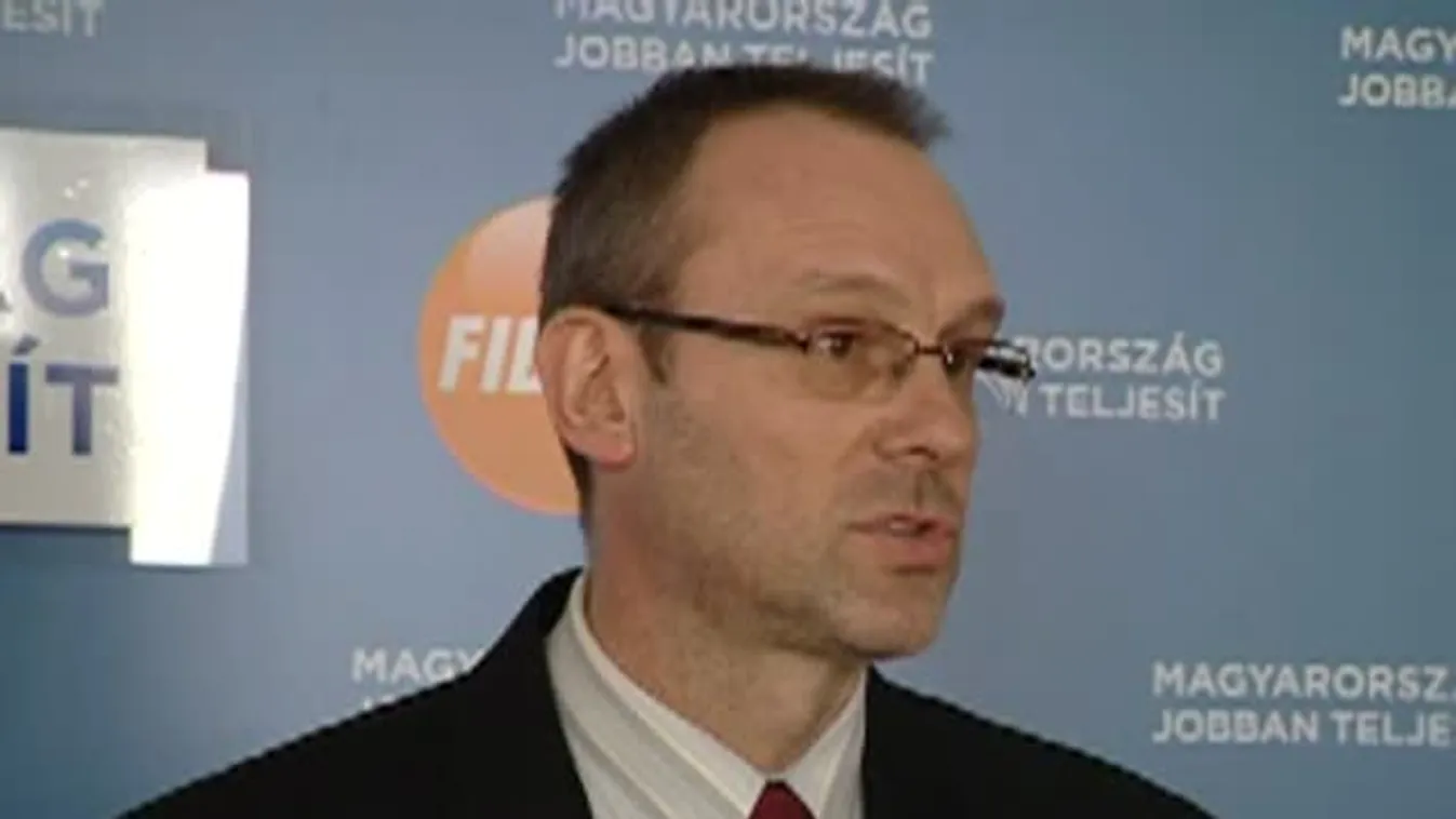 Fidesz: a baloldal a nyugdíjakat is megadóztatná!