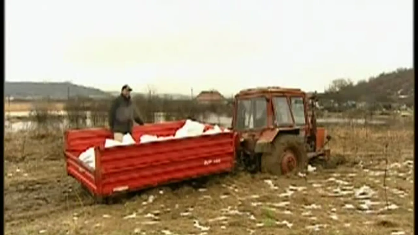 Védekezés Litkén az Ipoly áradása miatt