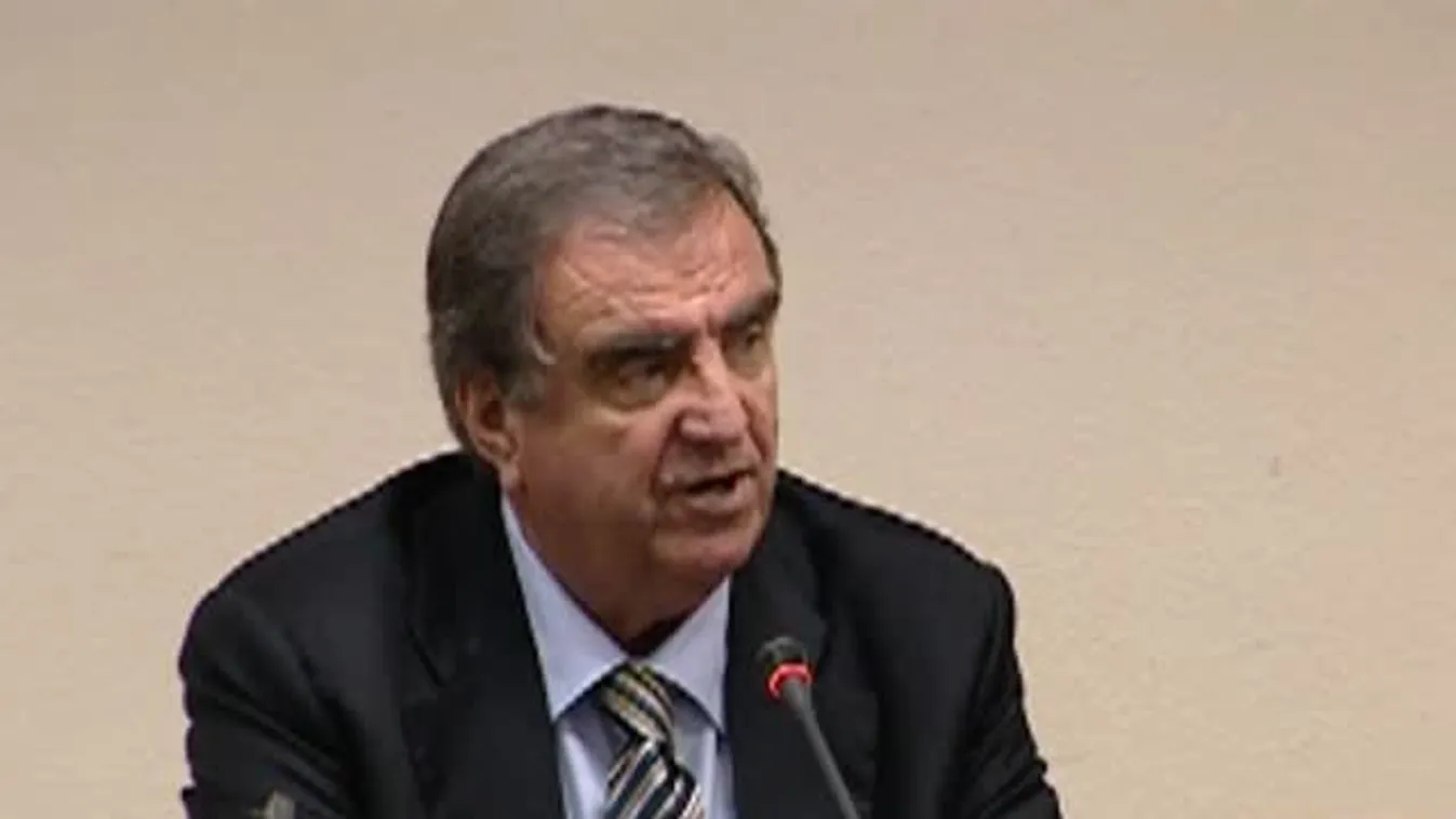 A felsőoktatási államtitkár a hallgatói szerződés feltételeinek módosításáról