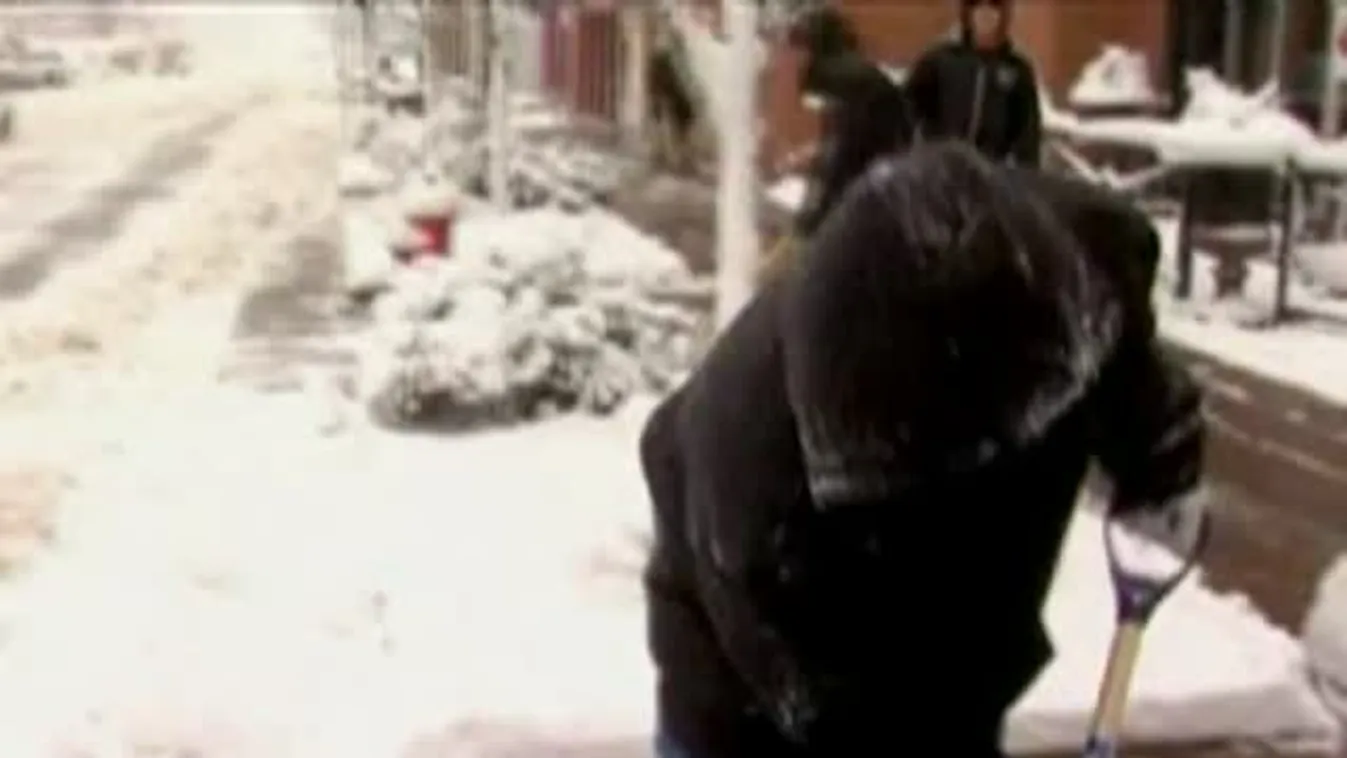 Közlekedési fennakadásokat okoz a havazás az Egyesült Államokban