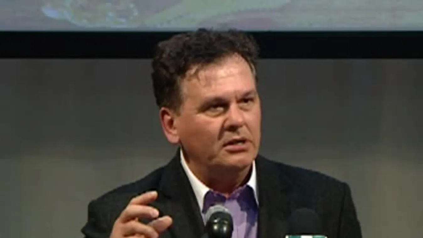 Őstulokból készült pörkölt és szalámi