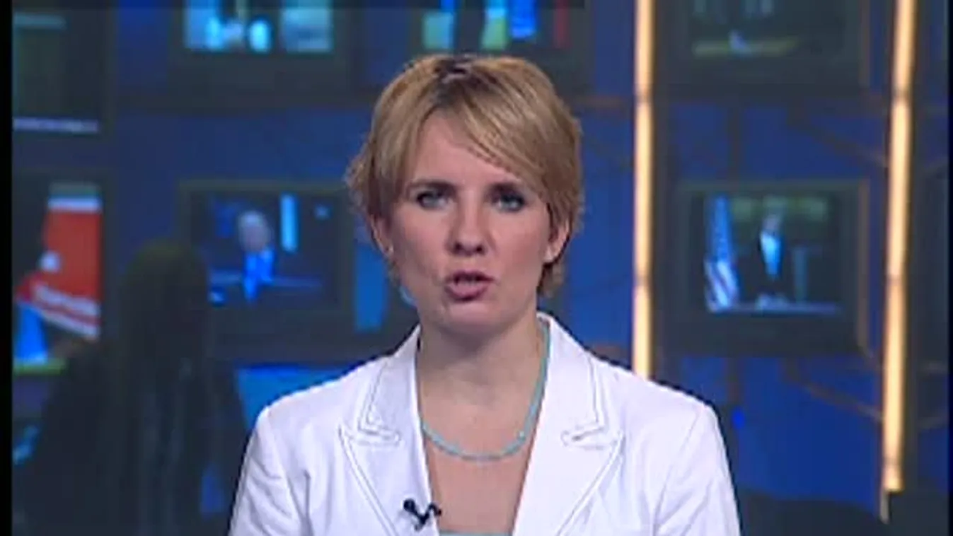 Hatalmas plüsslibával várta a Jobbik Bajnai Gordont