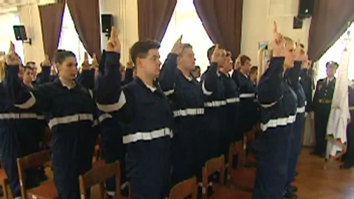 Önkéntes katasztrófavédőket avattak