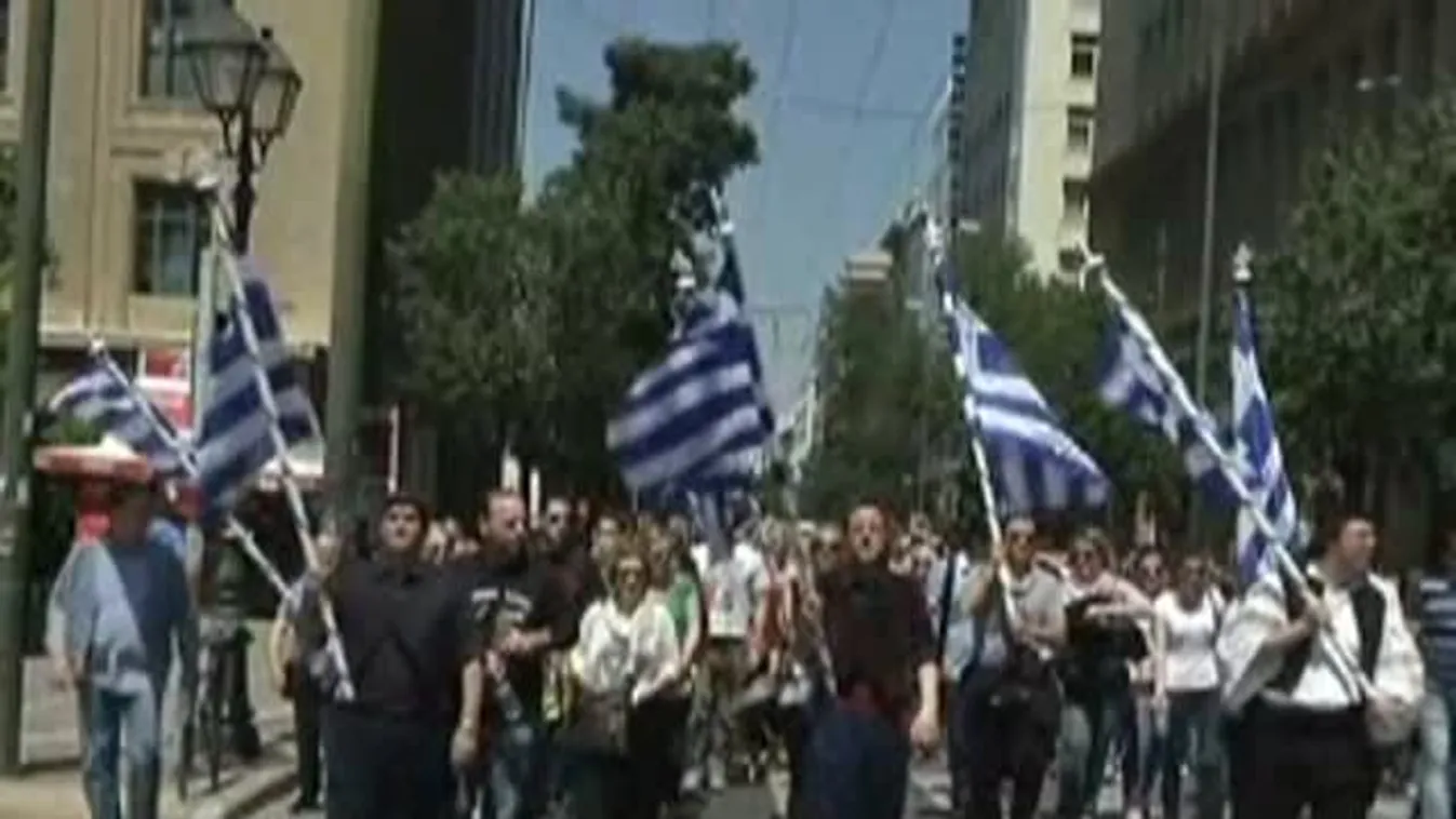 Közalkalmazottak tüntettek a legújabb megszorítások ellen Athénban