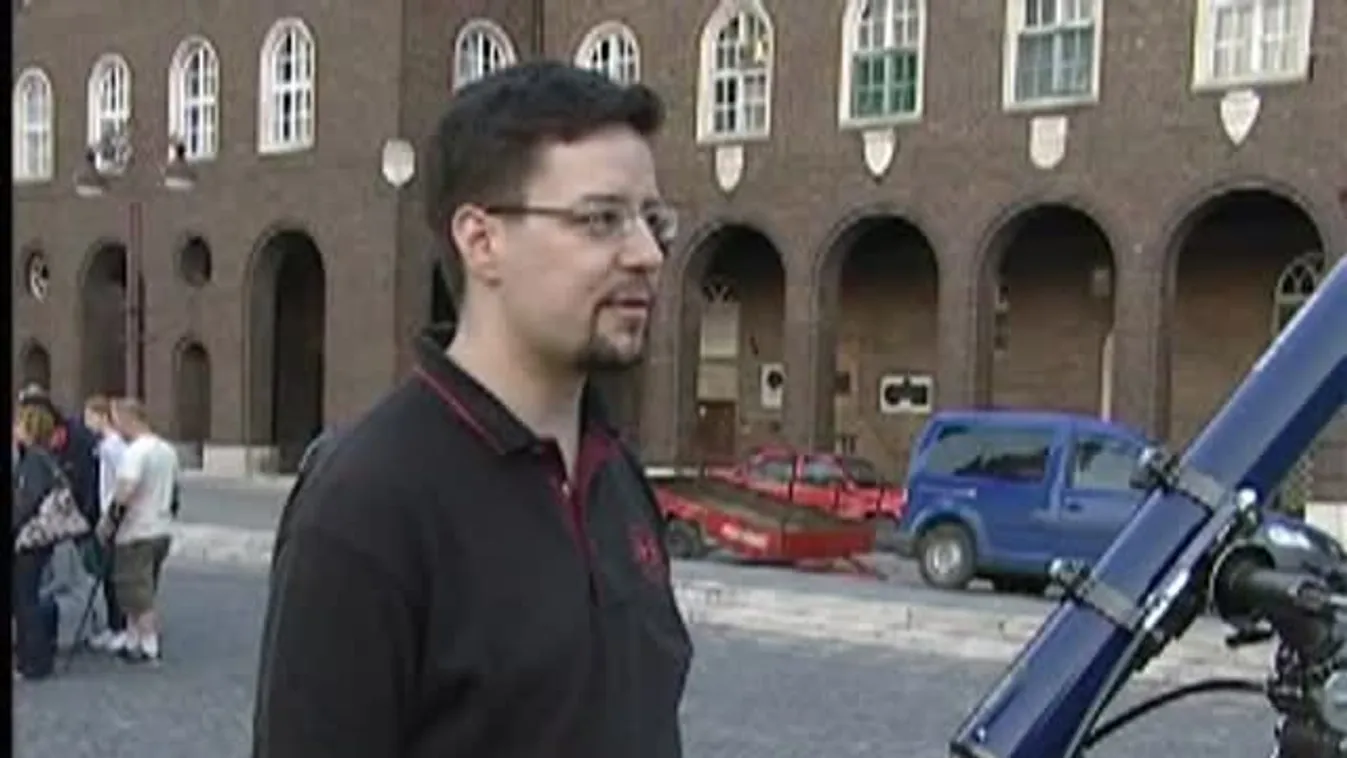 A Csillagászat nemzetközi napja a szegedi Dóm téren.