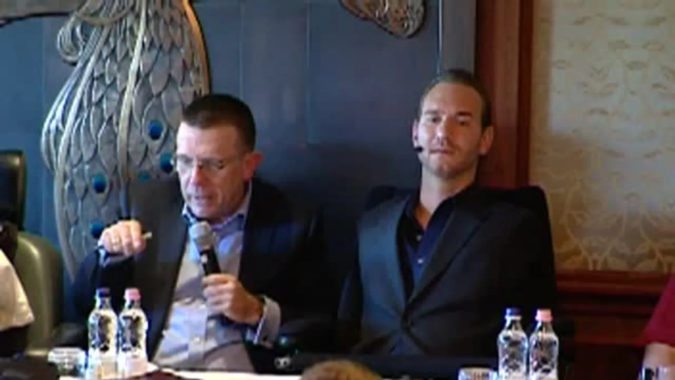 Budapesten Nick Vujicic, a kéz és láb nélkül született motivációs tréner