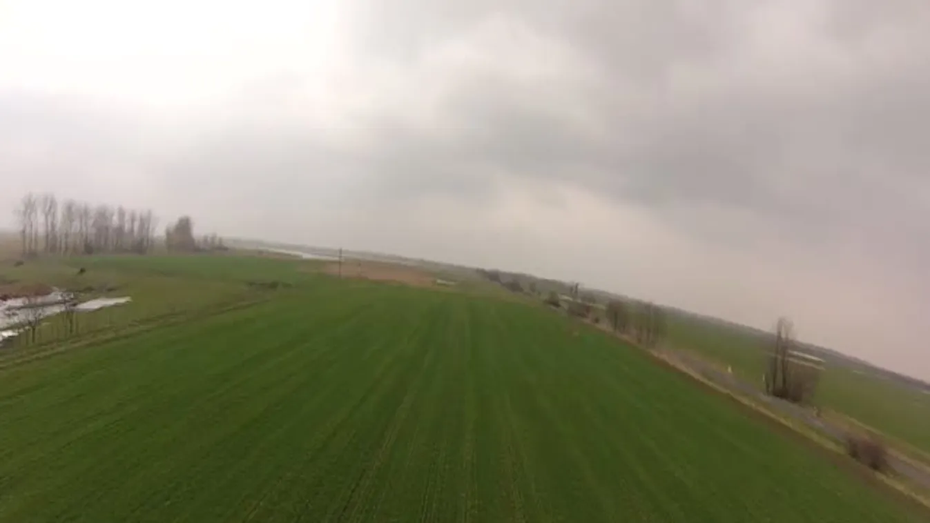 Páratlan légi felvételek Jásztelek térségéből a Zagyváról