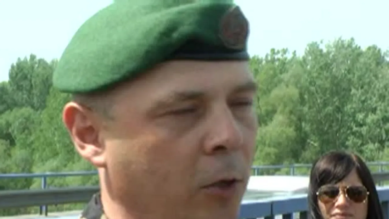 Árvízvédelmi gyakorlat a 86. Helikopter Bázison