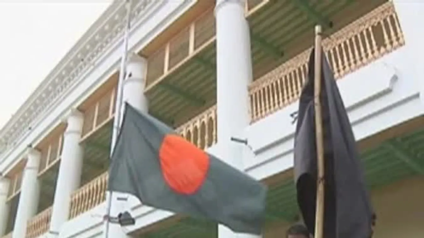 Túlélőket találtak a bangladesi romok alatt