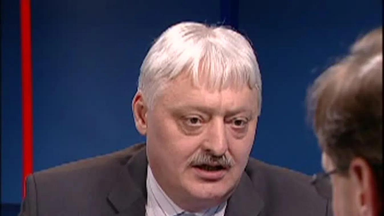 A Péntek8 vendége Navracsics Tibor