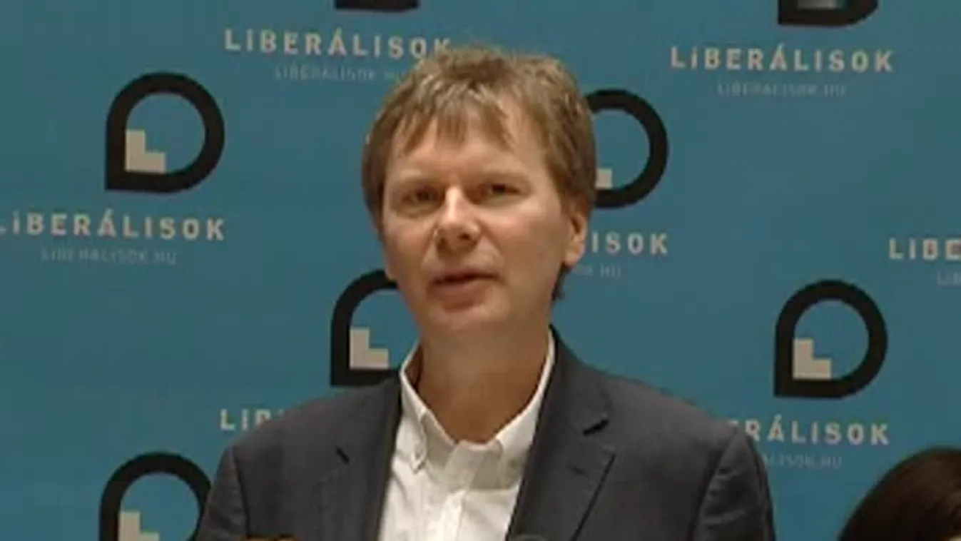 Liberális pártot alapított Fodor Gábor