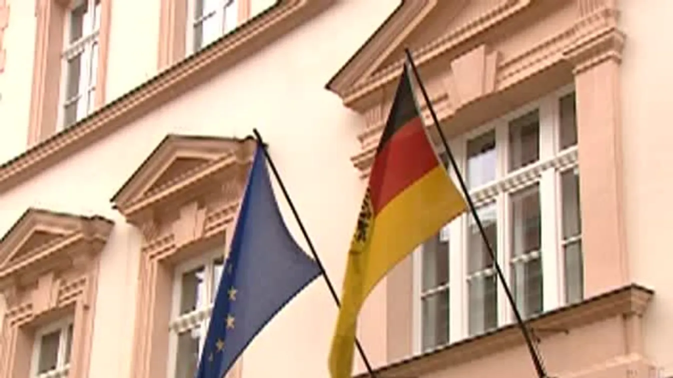 A német nagykövetség előtt tüntett a Honfoglalás 2000 Egyesület