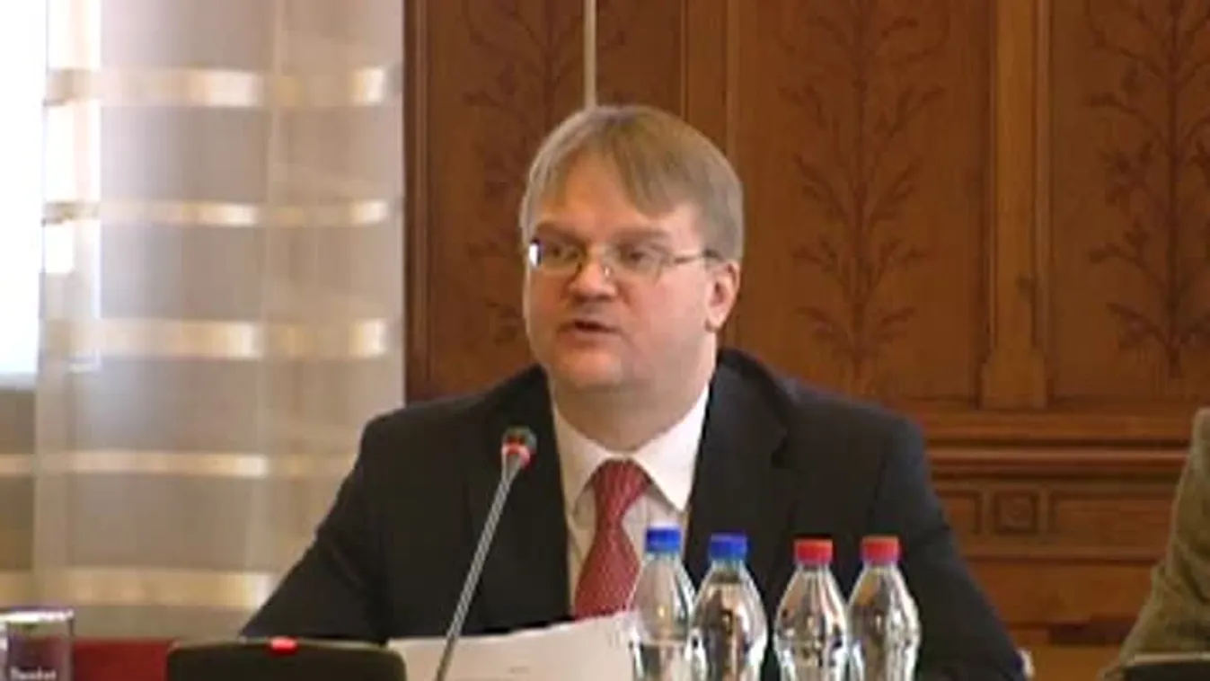 Répássy Róbert tájékoztatója az önkényuralmi jelképekről szóló Btk.-módosításról