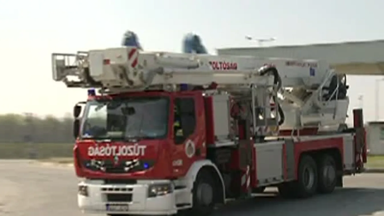 Magyar-szlovák közös tűzoltógyakorlat a Dunán