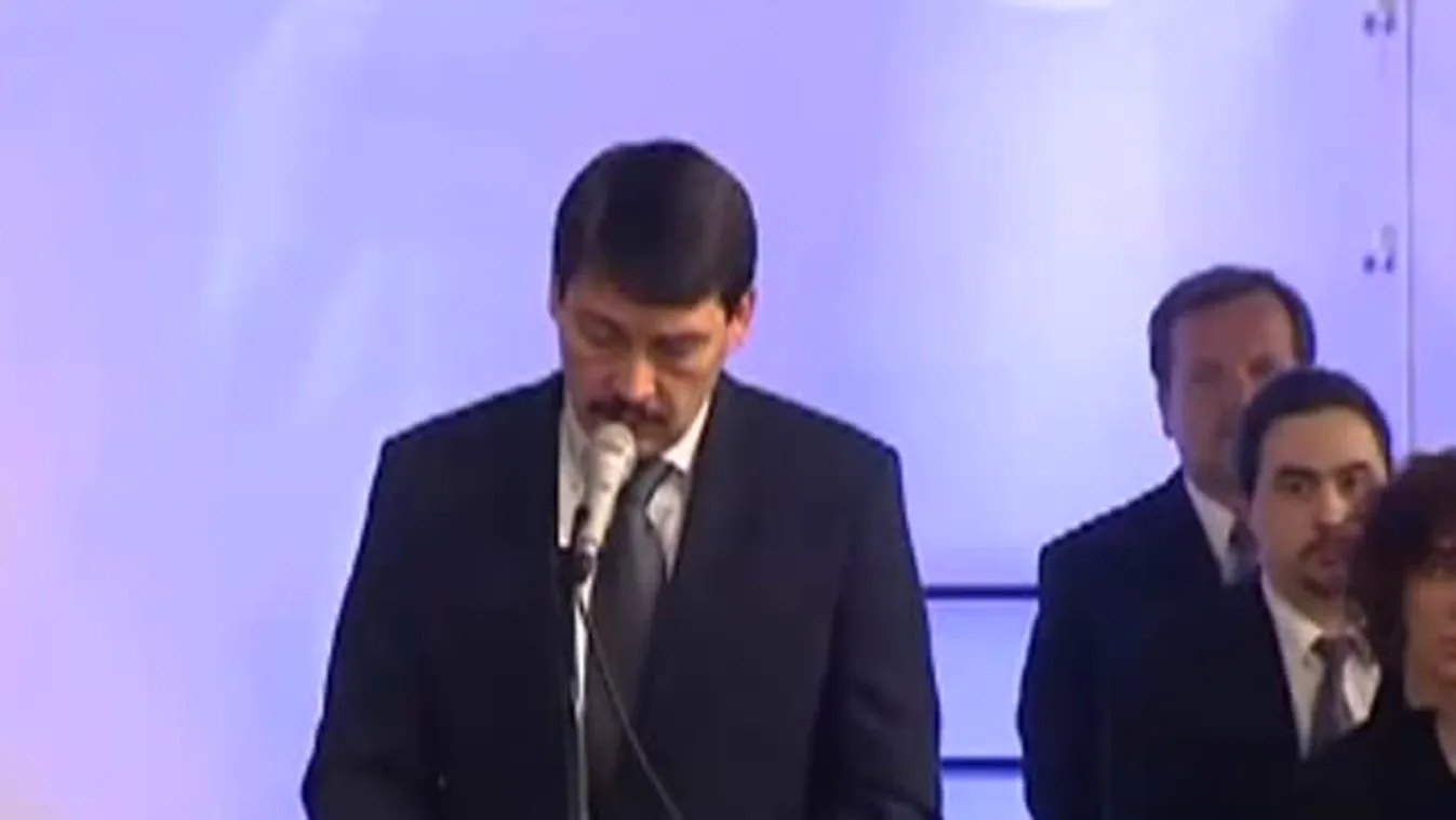 Áder János a mauthauseni koncentrációs tábor emlékhelyének avatásán