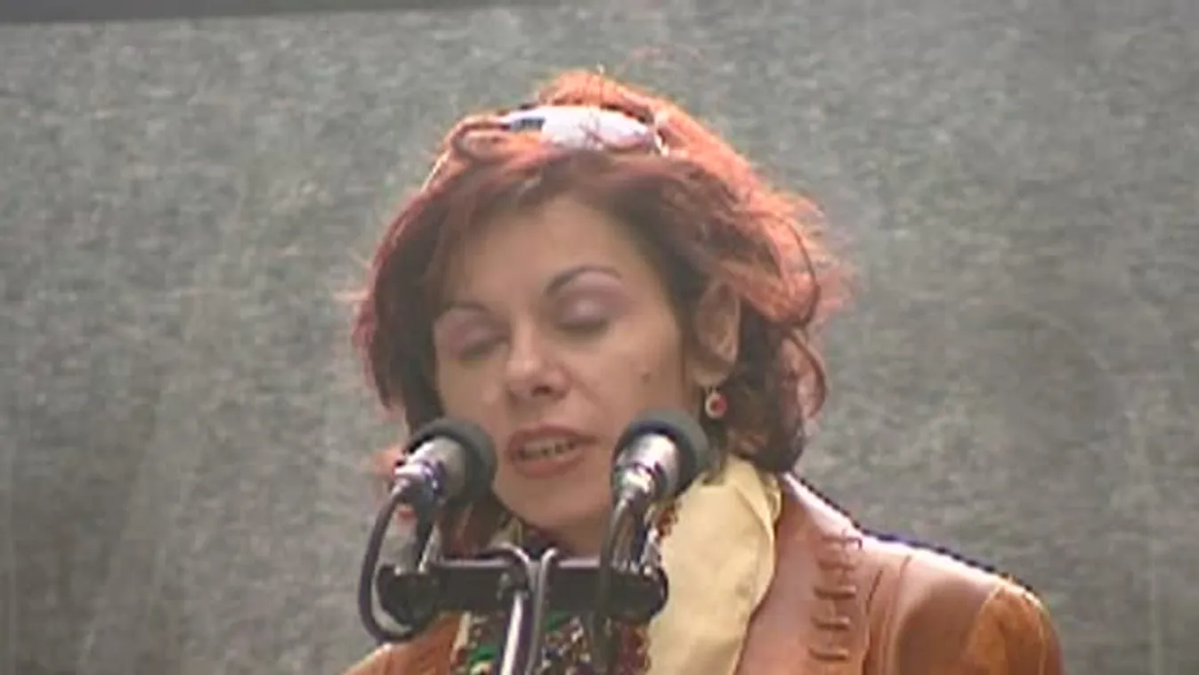 Az iskolai szegregáció ellen tüntettek az Emmi előtt