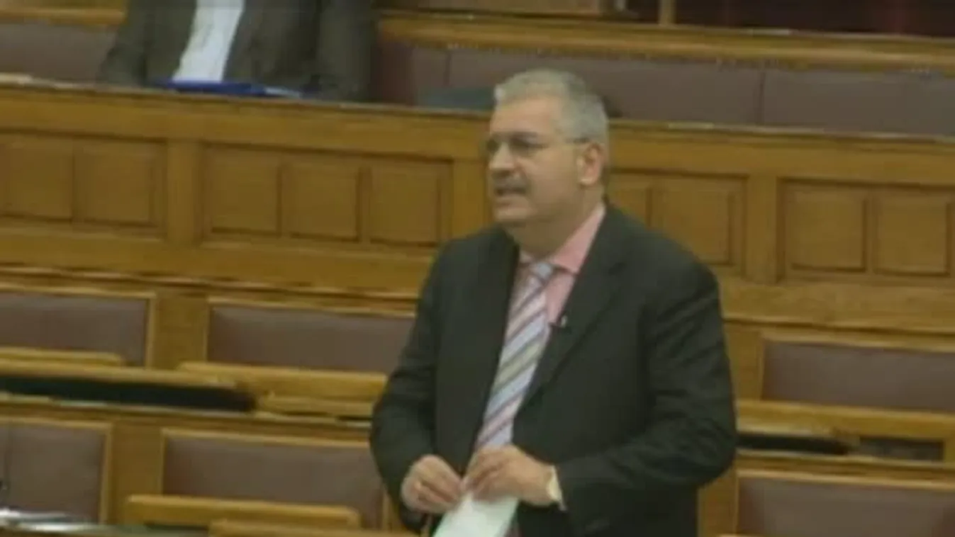 MSZP: minden fiatal jusson el Auschwitzba