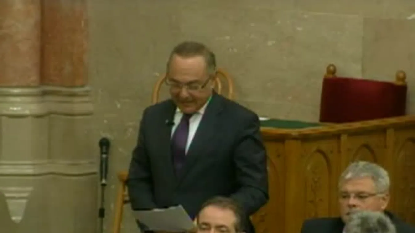 Napirend előtt a parlamentben