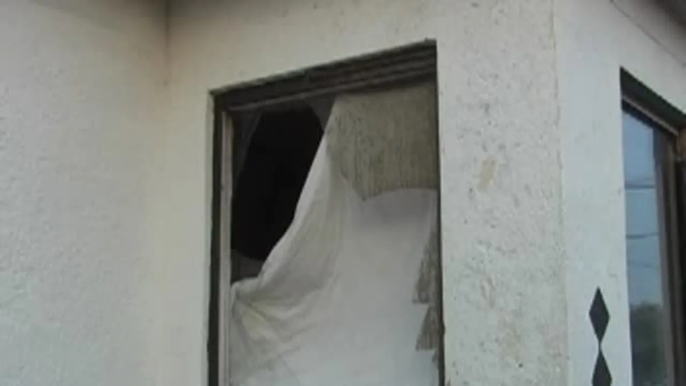 Házakat rongált meg a vihar Vaján