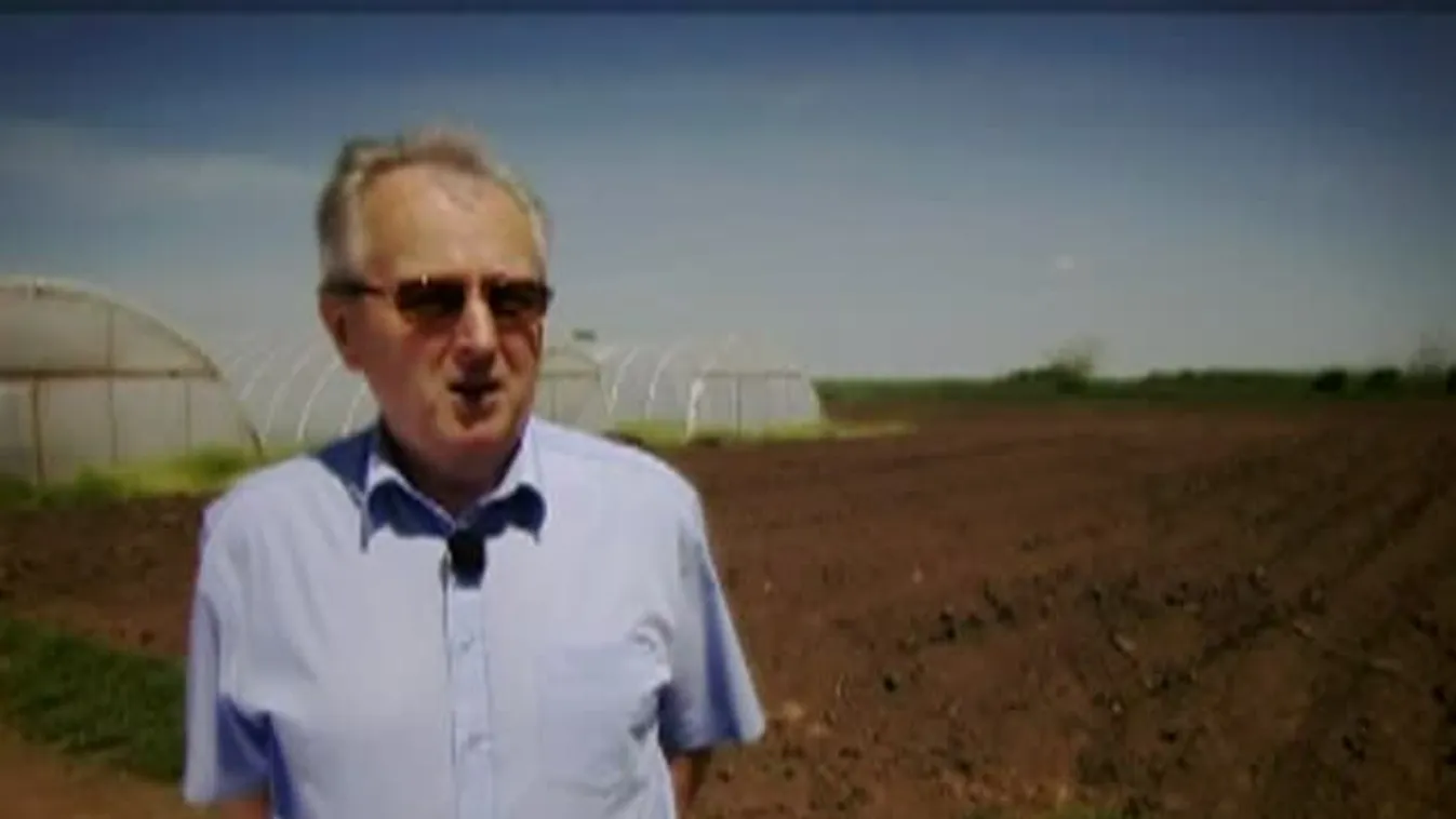 Panaszkönyv - Mosolyokat gyűjtött, de pert kapott a nyakába