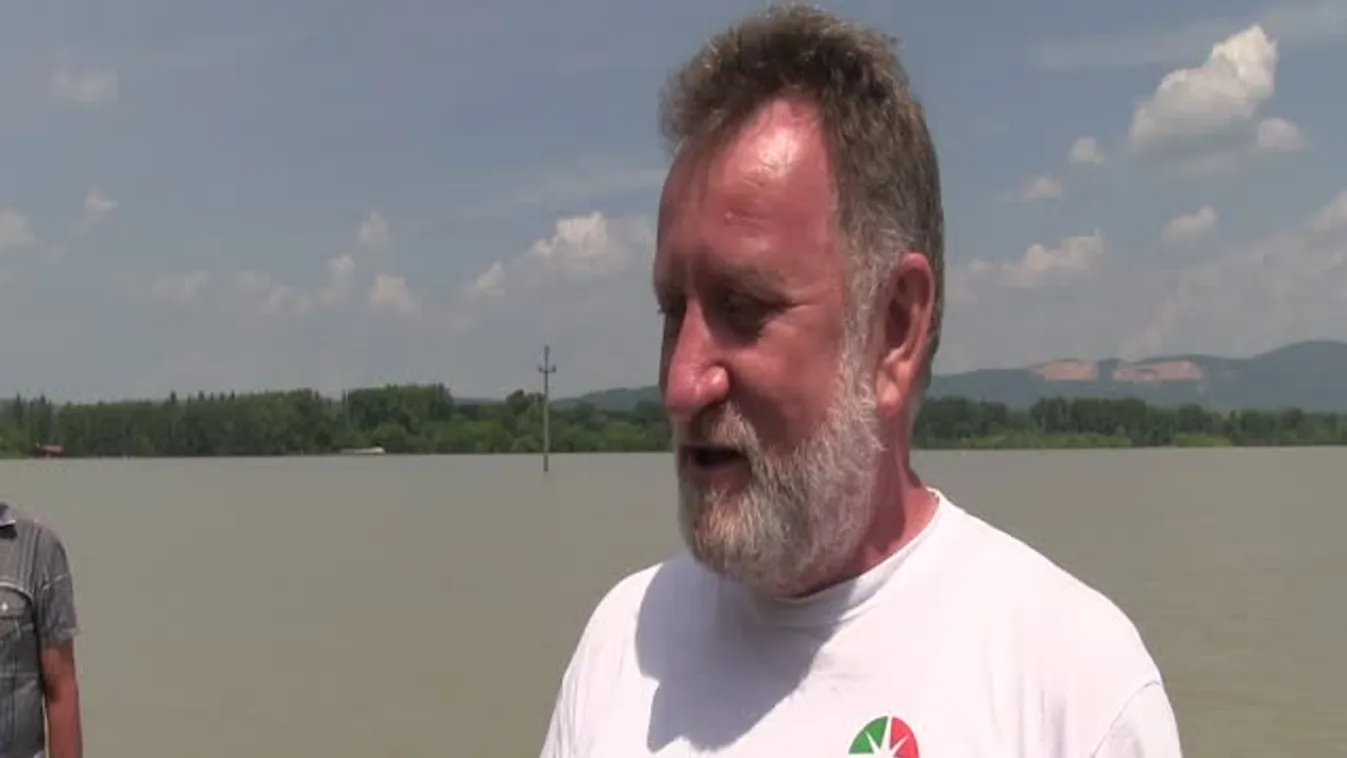 "Ha bajban van a nemzet, össze kell fogni"