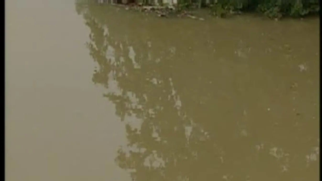 Több ezren dolgoznak a Duna magyarországi szakaszának gátjain