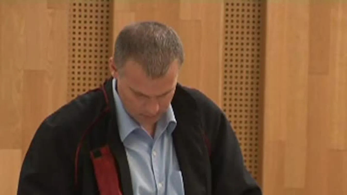 Megkezdődött Pécsett a 2 milliárdos csalással vádolt ügyvédek pere