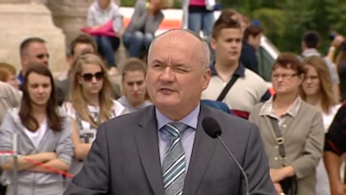 Politikusok köszönték meg a katonák árvízi védekezésben nyújtott munkáját