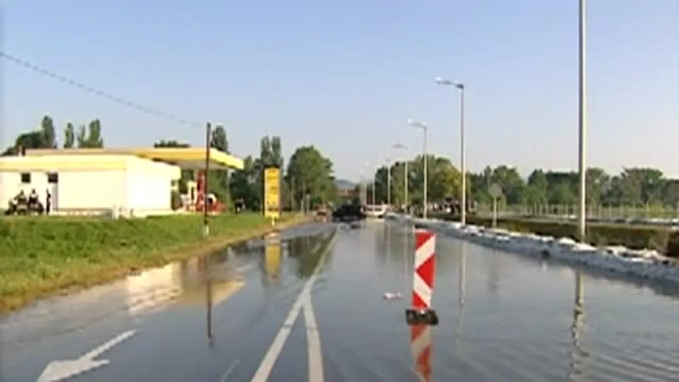 Árvízi védekezés Dunabogdányban