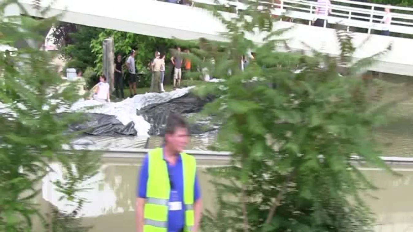 Sosem volt még ilyen magas a Duna